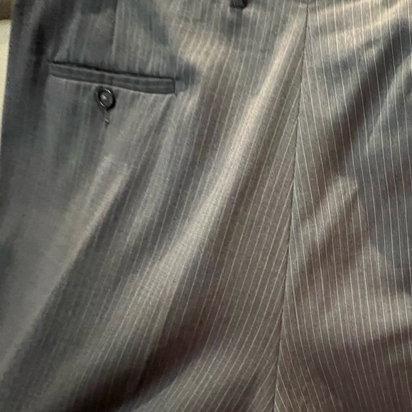 Michael Kors Suit. Gray color jacket size 46 pants size 36 by 32 lenght. - Picture 9 of 9